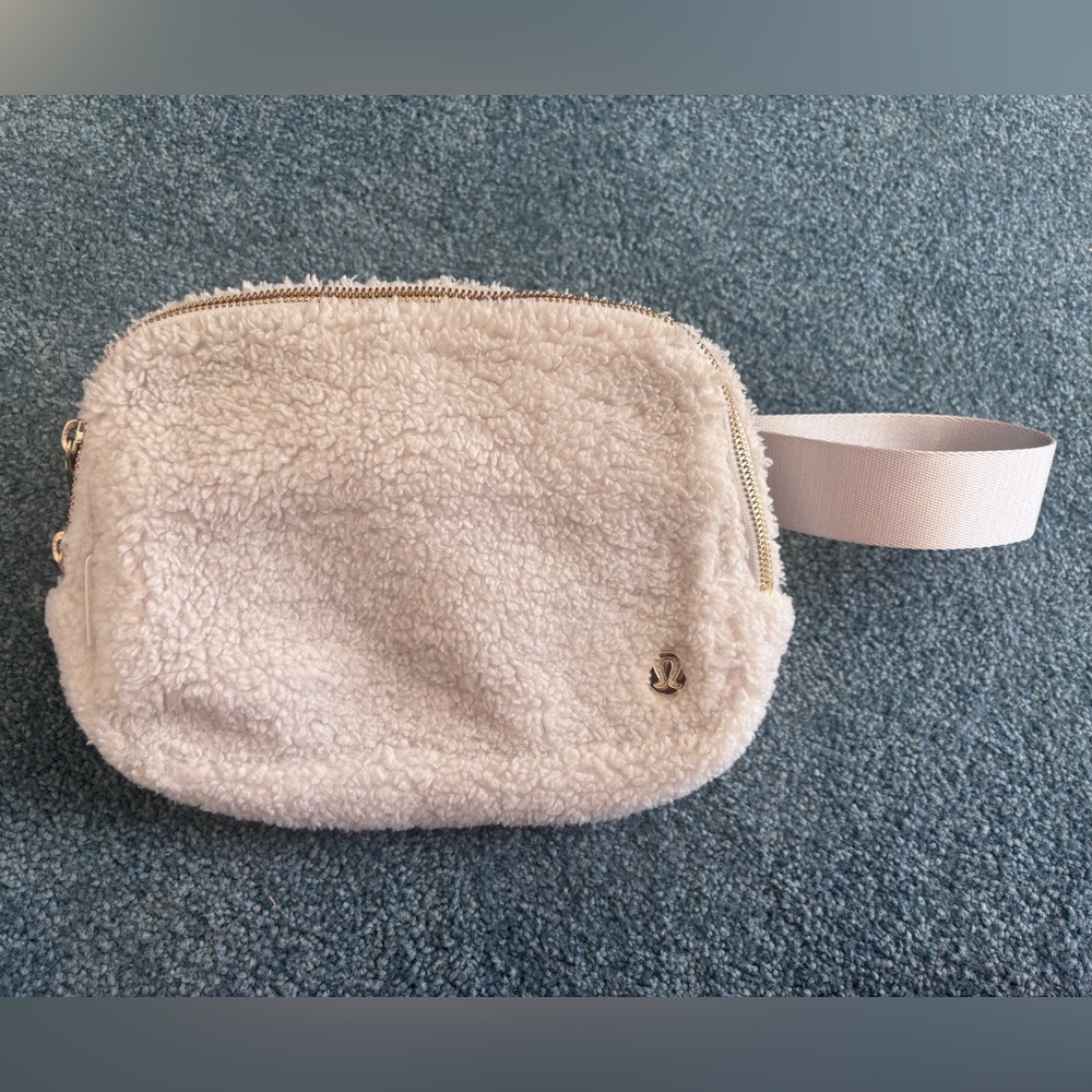Lululemon Sherpa Large Belt Bag
